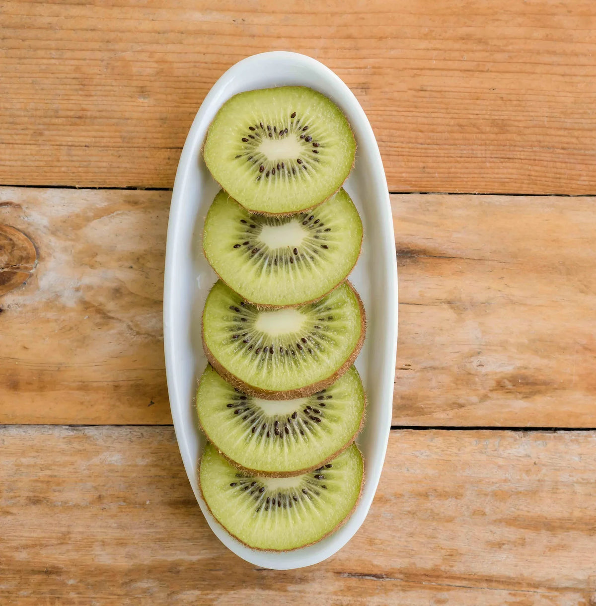 Tropische Mini-Kiwi-Fruchtspieße