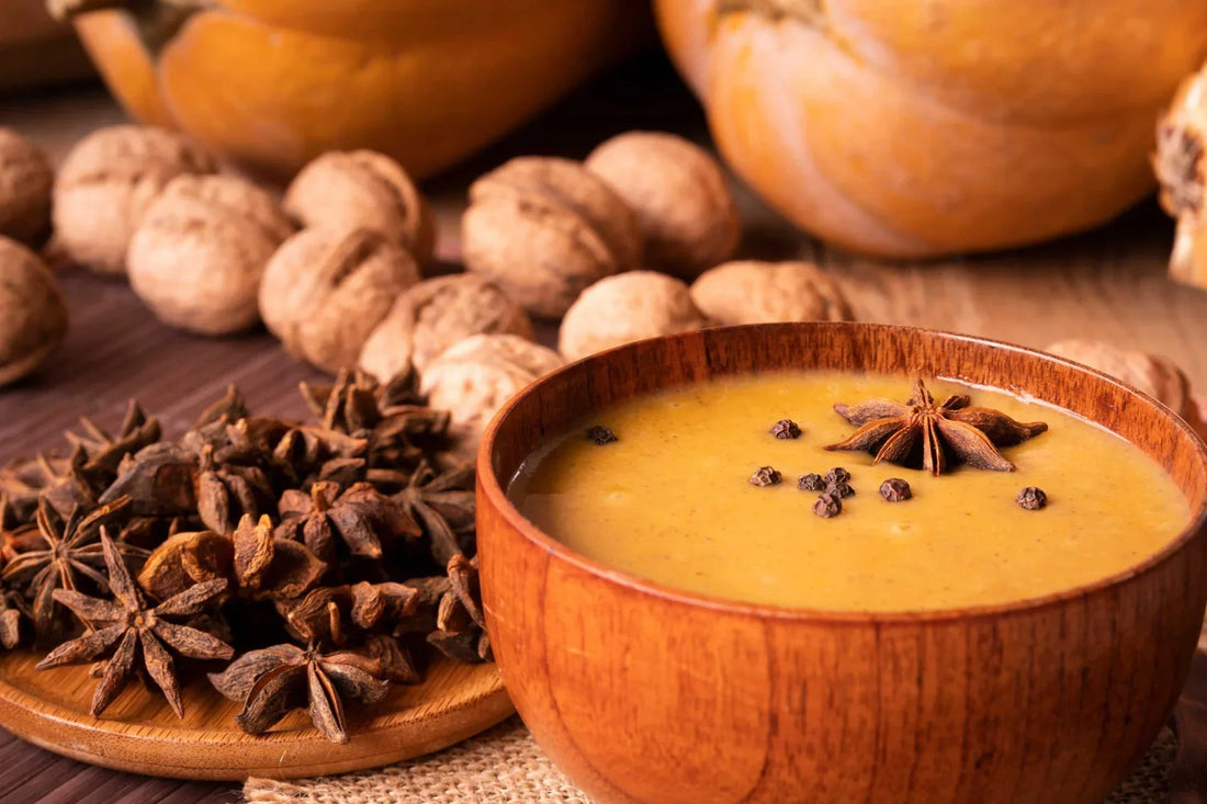 Warme Butternut-Kürbiscremesuppe